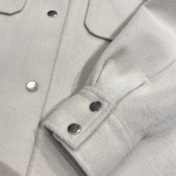 Shacket with snap closure (oversized) - Picture 4 of 6